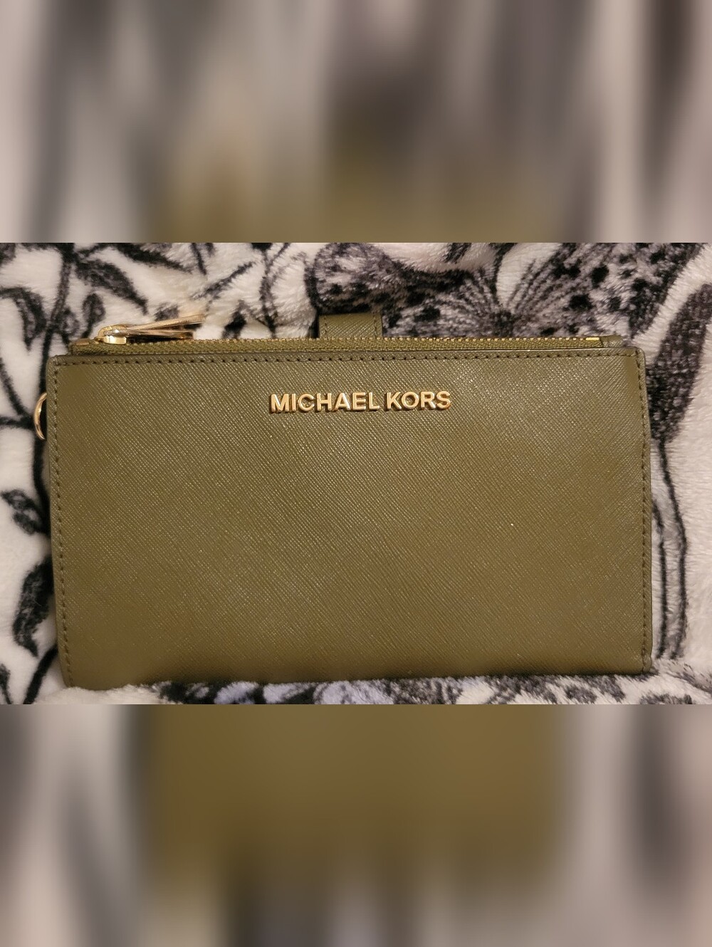 Michael Kors Olive Green Saffiano Zip Wallet with Gold Logo